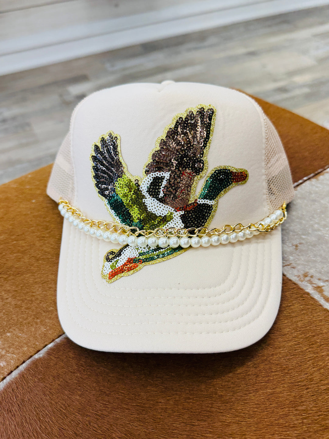 Cream Duck Sparkle Hat With Charm