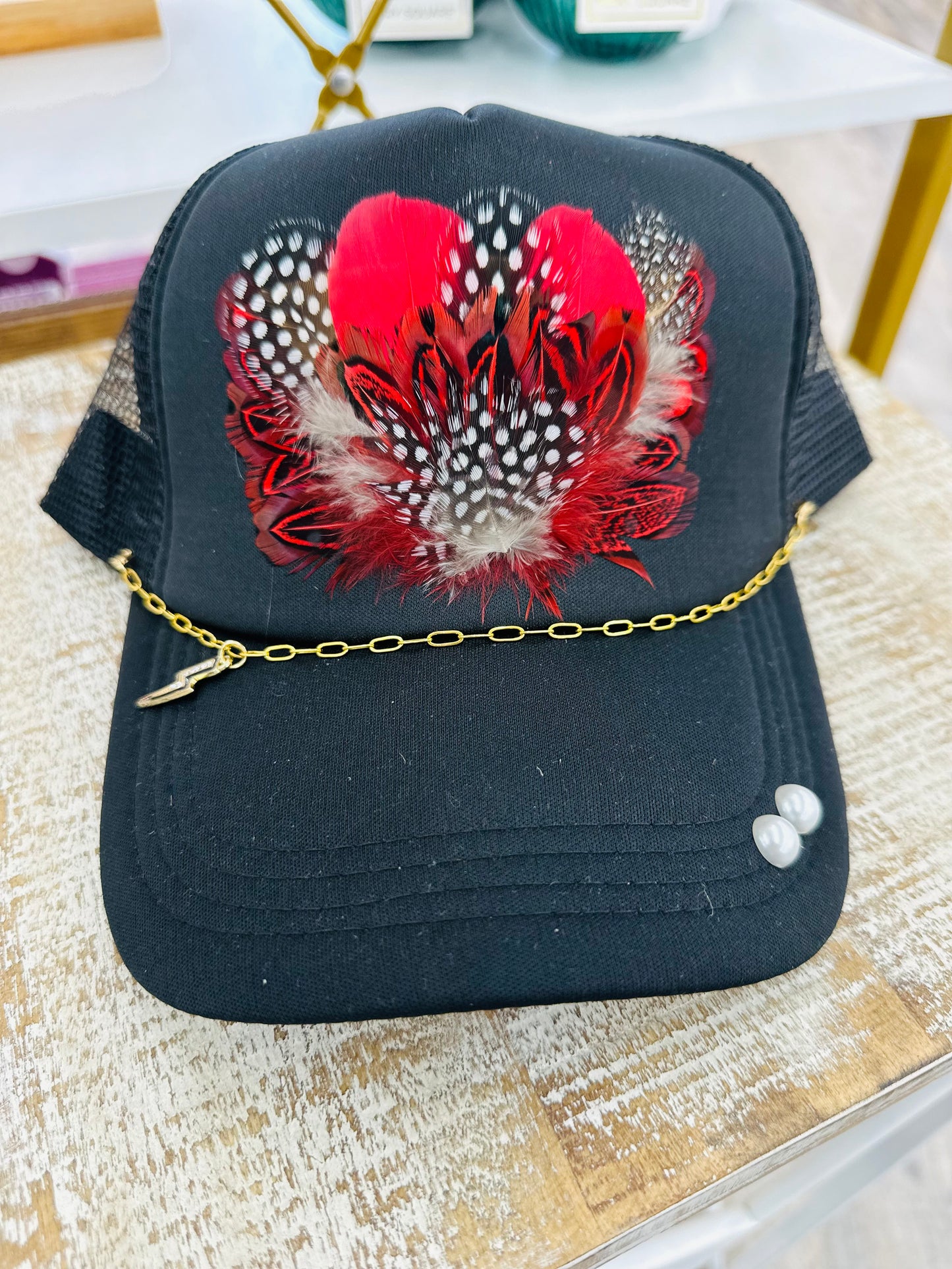 Black Red Feather ~ Lighting Bolt Charm Hat