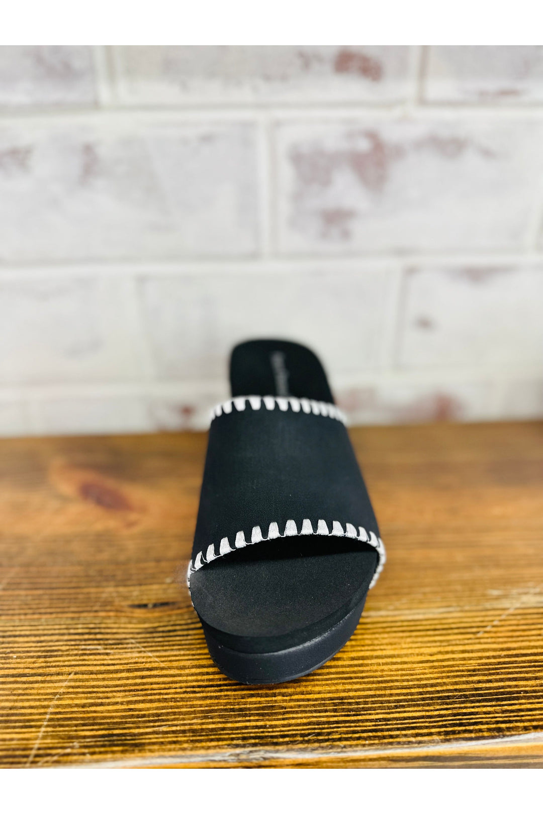 Vivian Black Wedge