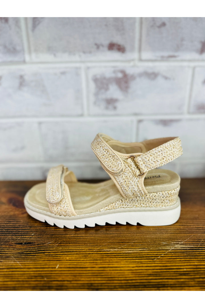 Expand-3 Gold Sandal