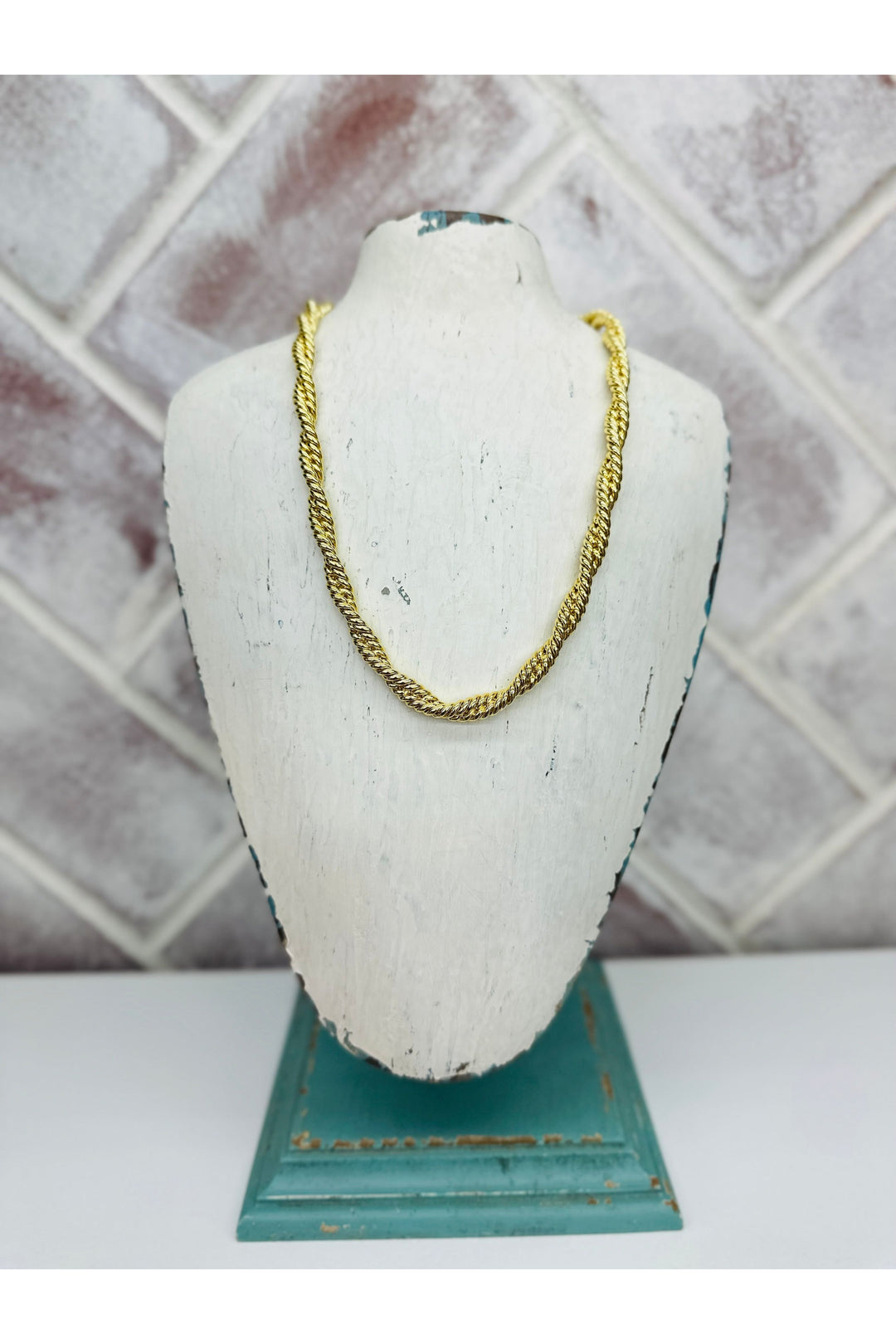Twisted Necklace