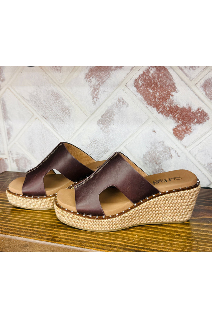 Corkys | Kiss N Tell Wedges - Walnut