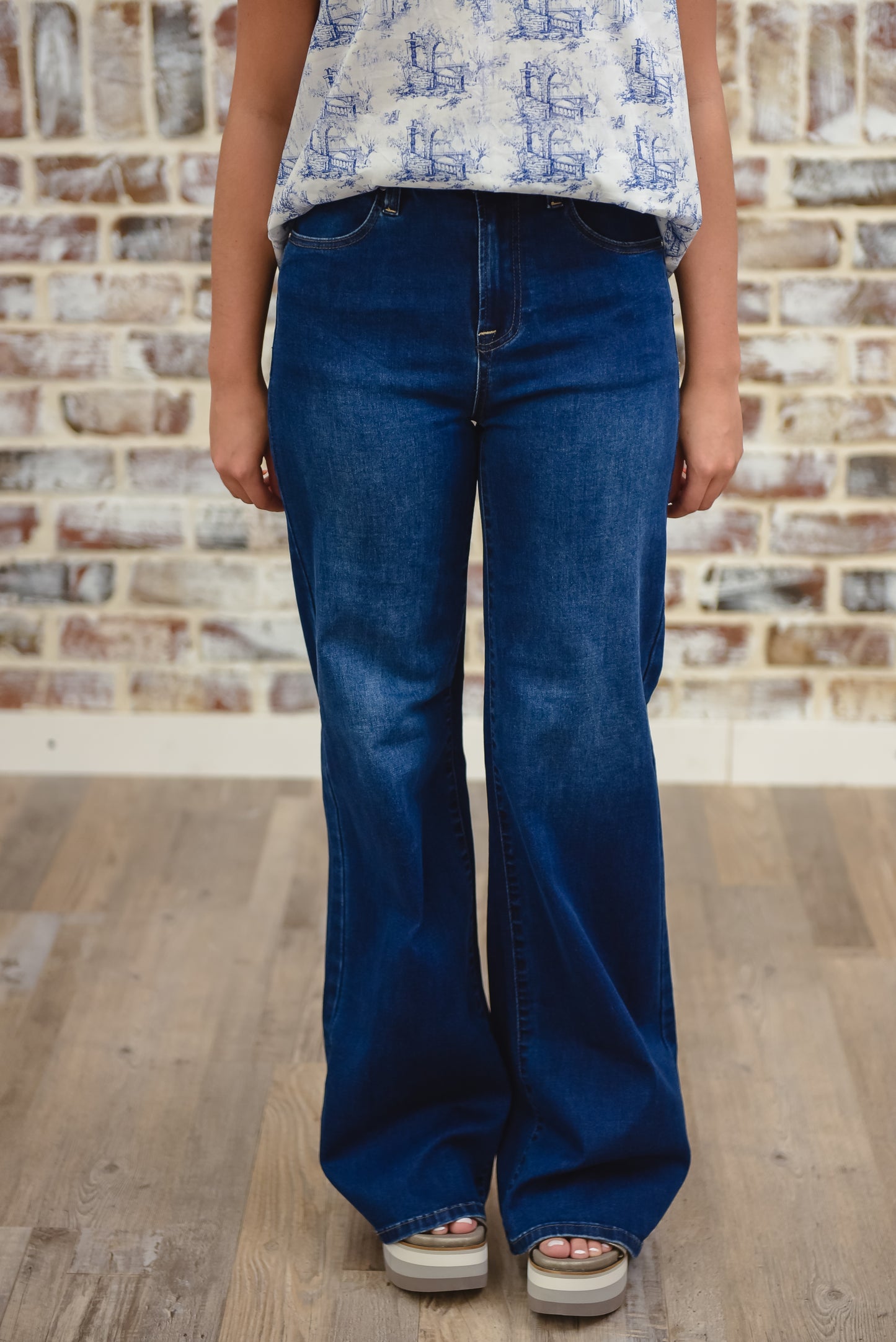 Mid Rise Wide Leg Jean