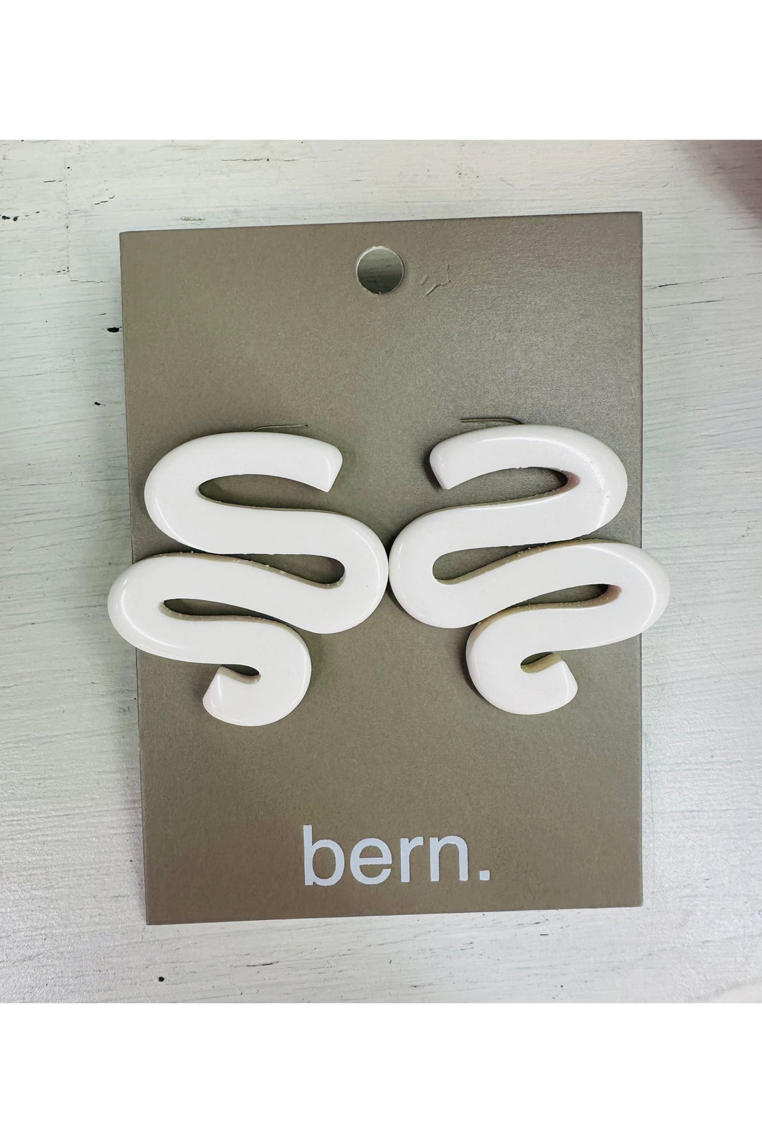 Wavy Stud Earrings~White