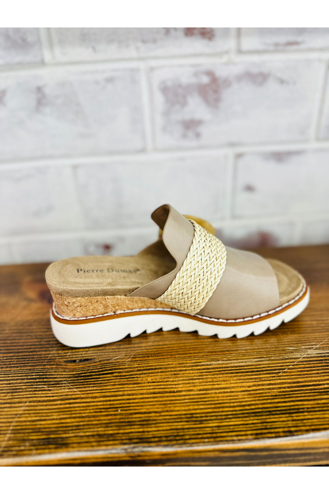 Expand-4 Nude Sandal
