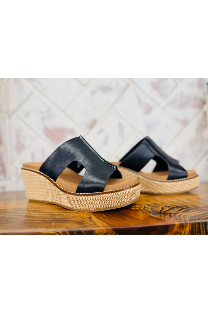 Corkys| Kiss N Tell~ Black