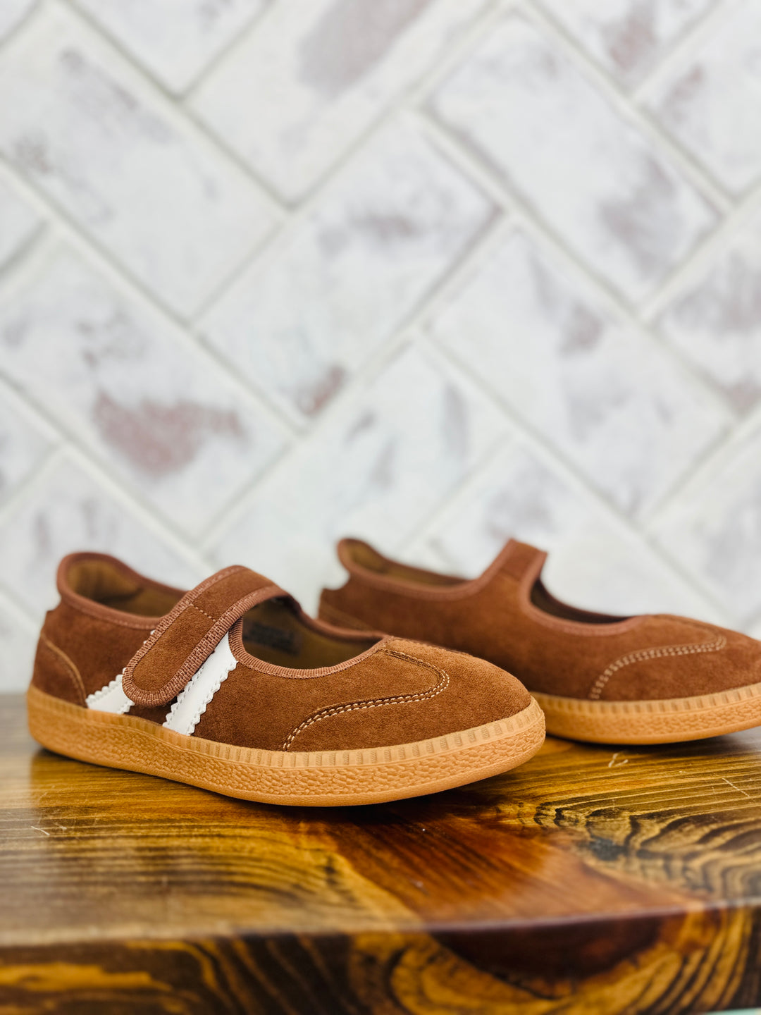 Corkys | Calm Down Sneaker - Chestnut