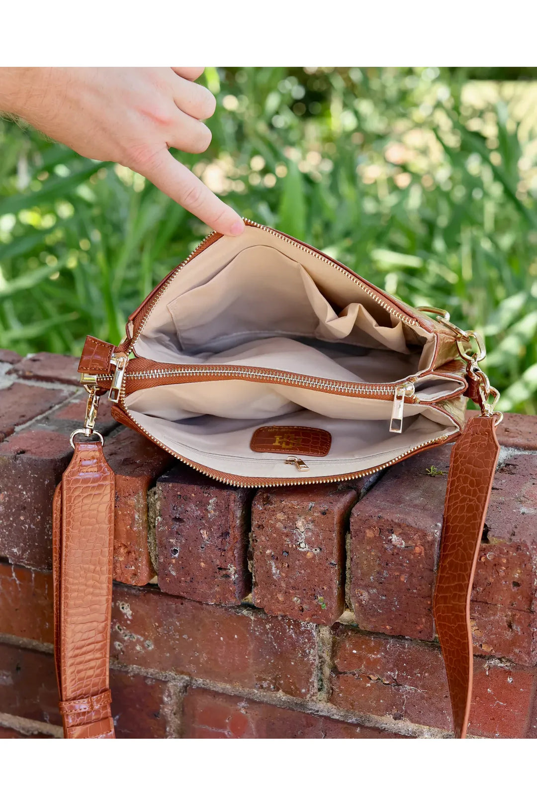 Ariana Crossbody - Saddle LD