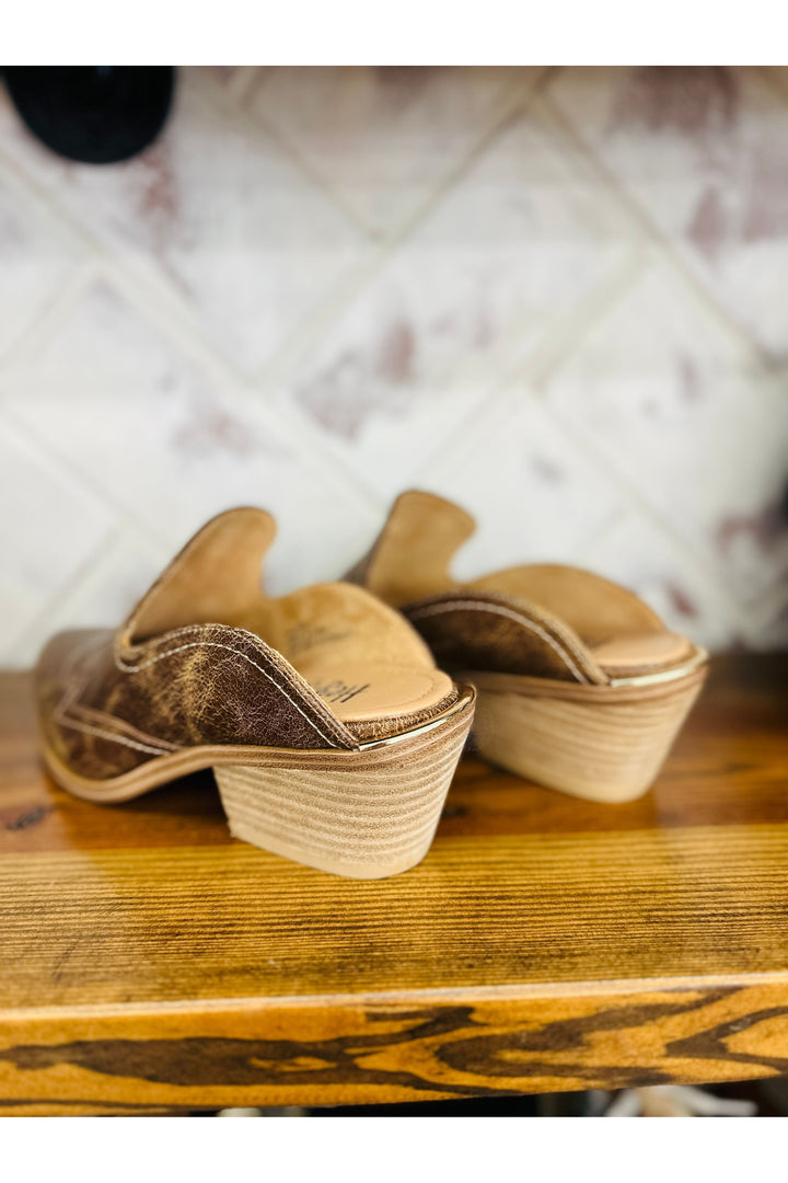 Corkys Saloon Tan Crackle Mule