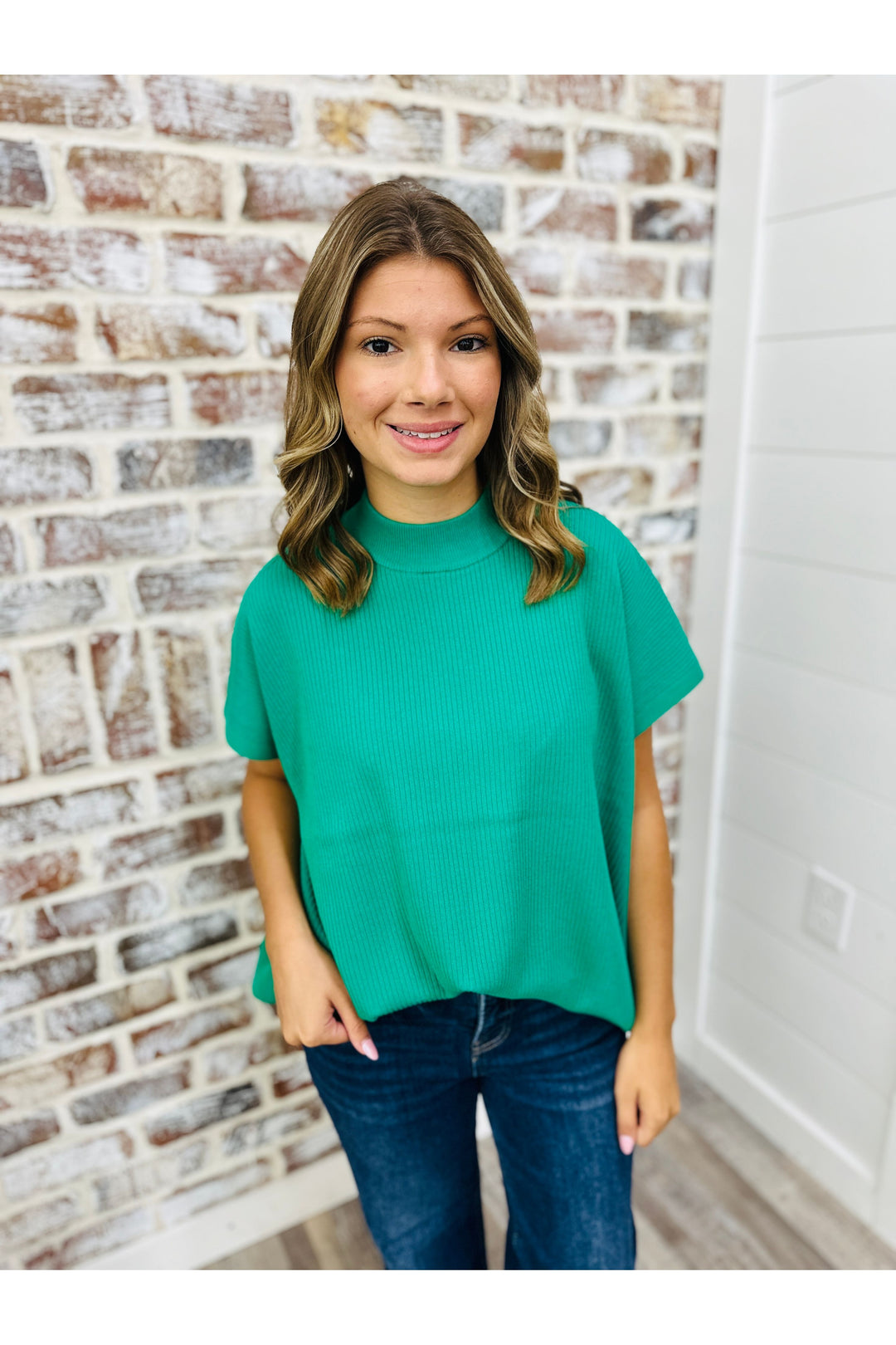 Short Sleeve Mock Neck Top - Kelly Green