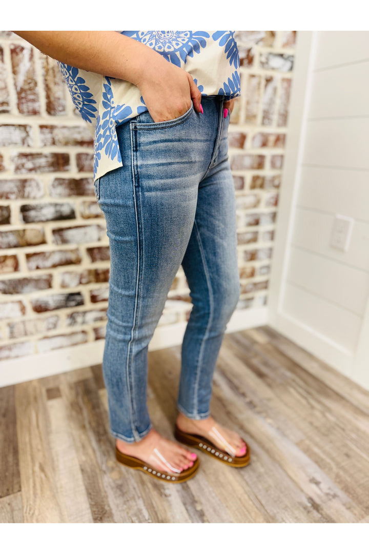 Mid Rise Crop Skinny Slit Jean
