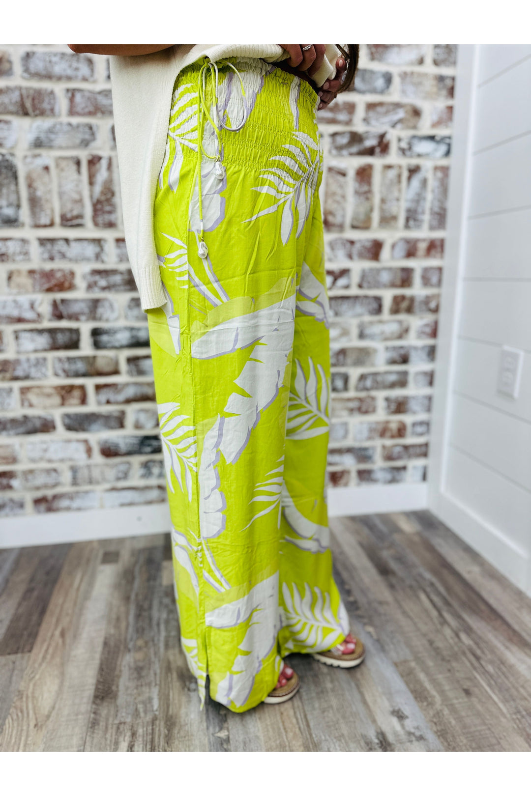 Karlie| Palm Leaf Smock Waist Pant