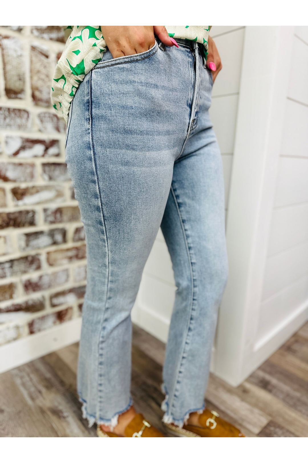 Light High Rise Crop Frayed Hem Jeans