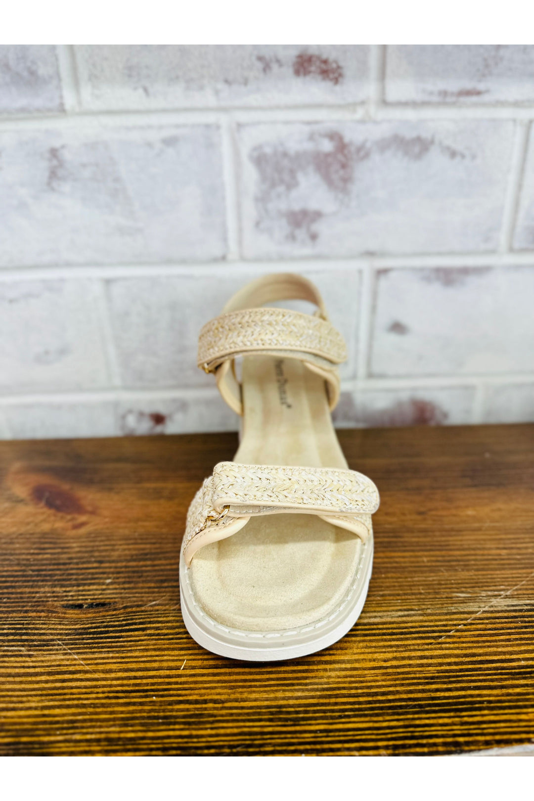 Expand-3 Gold Sandal