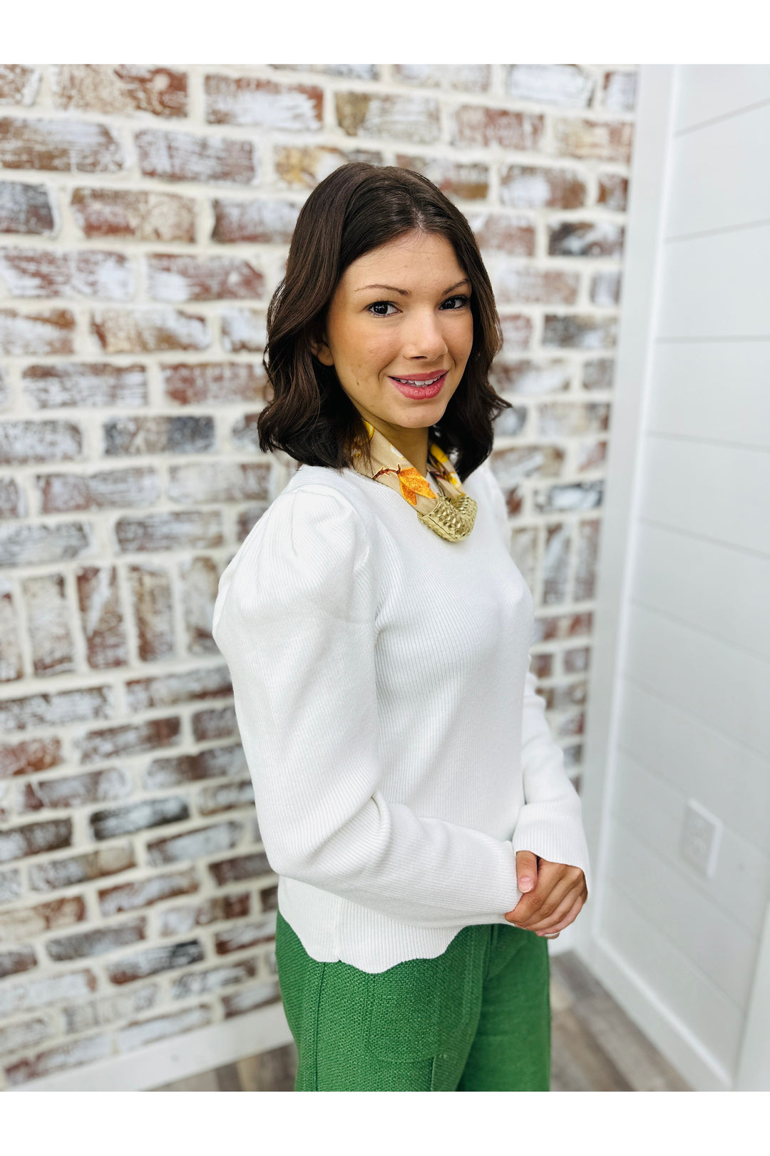 Scalloped Design Top~ Off White