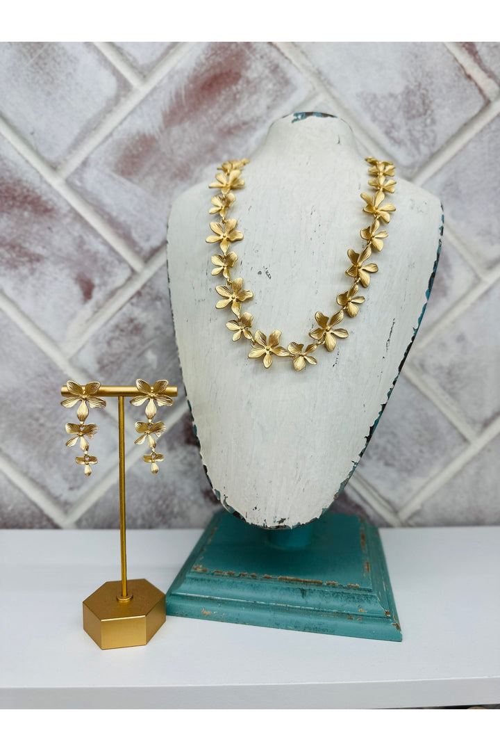 Flower Collar Necklace