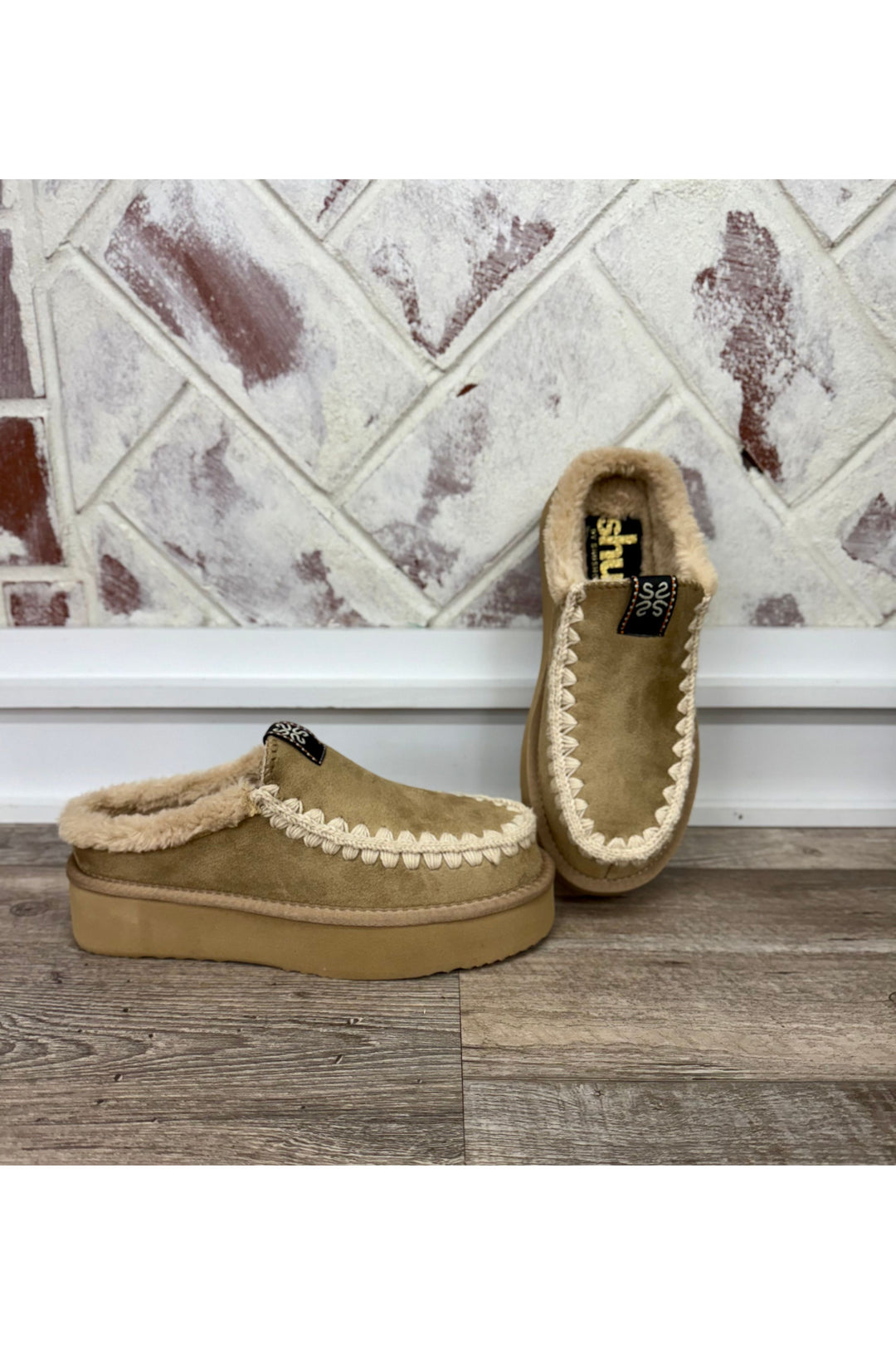 Shu Shop | Trinity Natural Slides