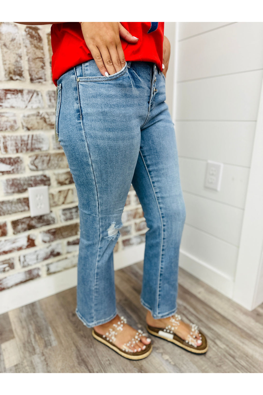 Mid-Rise Button Down Crop Jean